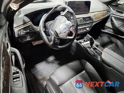 Zdjęcie 8 z 13 samochodu: 2021 BMW 530 XI VIN:WBA13BJ04MCF15335 - miniatura