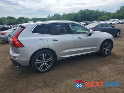Trzecie zdjęcie samochodu z tyłu: 2018 VOLVO XC60 T5 VIN:LYV102RK0JB077329 - miniatura