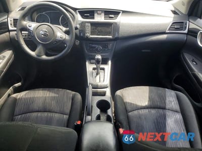 Zdjęcie 8 z 12 samochodu: 2019 NISSAN SENTRA SV VIN:3N1AB7AP3KY284268 - miniatura