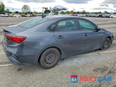 Trzecie zdjęcie samochodu z tyłu: 2022 KIA FORTE FE VIN:3KPF24AD3NE426017 - miniatura
