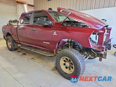 Czwarte zdjęcie samochodu z boku: 2022 RAM 2500 BIG HORN VIN:3C6UR5DL6NG299545 - miniatura