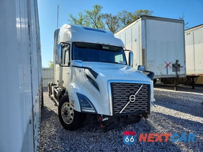 2021 VOLVO VNL SEMI TRUCK 4V4NC9EH0MN284176 - główne zdjęcie licytacji z USA - miniatura
