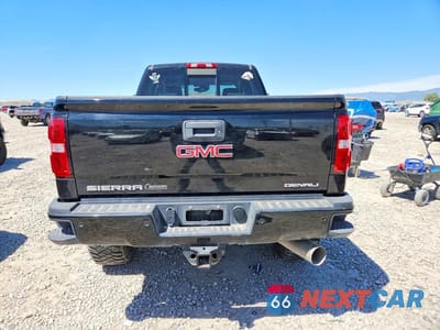 Zdjęcie 6 z 12 samochodu: 2019 GMC SIERRA K2500 DENALI VIN:1GT12SEY2KF271988 - miniatura