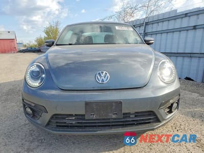 Piąte zdjęcie samochodu w środku: 2017 VOLKSWAGEN BEETLE SE VIN:3VWJ17AT0HM632828 - miniatura