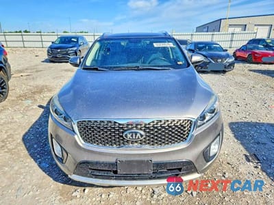 Piąte zdjęcie samochodu w środku: 2017 KIA SORENTO SX V6 VIN:5XYPK4A54HG251166 - miniatura