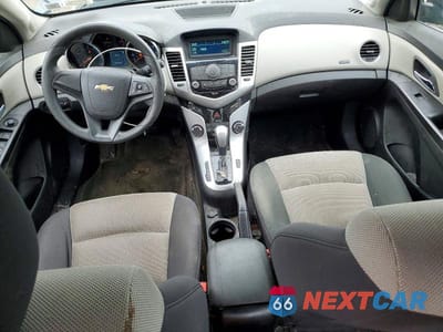 Zdjęcie 8 z 12 samochodu: 2012 CHEVROLET CRUZE LS VIN:1G1PC5SH4C7369311 - miniatura