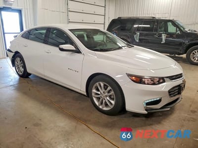 Czwarte zdjęcie samochodu z boku: 2018 CHEVROLET MALIBU LT VIN:1G1ZD5ST5JF101414 - miniatura