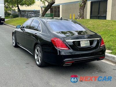 Trzecie zdjęcie samochodu z tyłu: 2015 MERCEDES-BENZ S 550 VIN:WDDUG8CB4FA080159 - miniatura