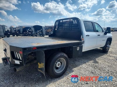 Trzecie zdjęcie samochodu z tyłu: 2020 CHEVROLET SILVERADO C3500 VIN:1GC4WREY2LF340948 - miniatura