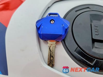 Zdjęcie 8 z 10 samochodu: 2026 BMW S 1000 RR VIN:WB10P2309T6M28716 - miniatura