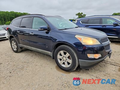 Czwarte zdjęcie samochodu z boku: 2010 CHEVROLET TRAVERSE VIN:1GNLRFED5AS110511 - miniatura