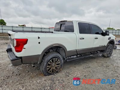 Trzecie zdjęcie samochodu z tyłu: 2016 NISSAN TITAN XD PLATINUM RESERVE VIN:1N6BA1F2XGN511584 - miniatura