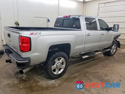 Trzecie zdjęcie samochodu z tyłu: 2016 CHEVROLET SILVERADO K2500 HEAVY DUTY LT VIN:1GC1KVE87GF208457 - miniatura