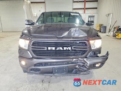 Piąte zdjęcie samochodu w środku: 2021 RAM 1500 BIG HORN VIN:1C6SRFBT7MN809374 - miniatura