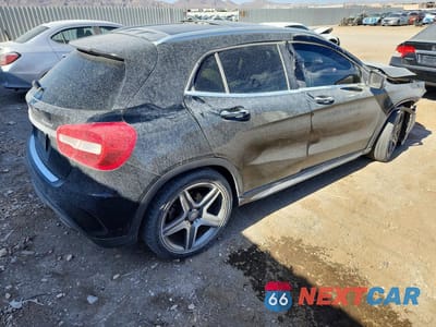 Trzecie zdjęcie samochodu z tyłu: 2015 MERCEDES-BENZ GLA 250 4MATIC VIN:WDCTG4GBXFJ086874 - miniatura