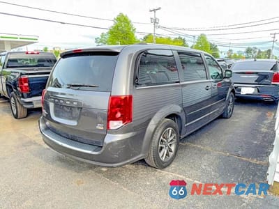 Czwarte zdjęcie samochodu z boku: 2017 DODGE GRAND CARAVAN SXT VIN:2C4RDGCGXHR573924 - miniatura