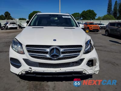 Piąte zdjęcie samochodu w środku: 2016 MERCEDES-BENZ GLE 350 4MATIC VIN:4JGDA5HB2GA731658 - miniatura