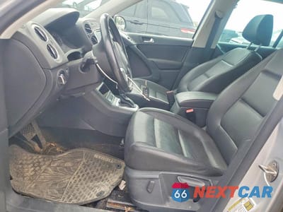 Zdjęcie 7 z 14 samochodu: 2014 VOLKSWAGEN TIGUAN S VIN:WVGBV3AX0EW580132 - miniatura