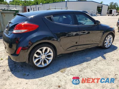 Trzecie zdjęcie samochodu z tyłu: 2015 HYUNDAI VELOSTER BASE VIN:KMHTC6AD8FU225465 - miniatura