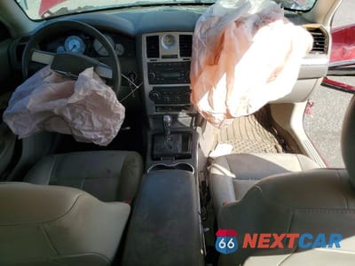 Zdjęcie 8 z 13 samochodu: 2010 CHRYSLER 300 TOURING VIN:2C3CA5CVXAH282034 - miniatura