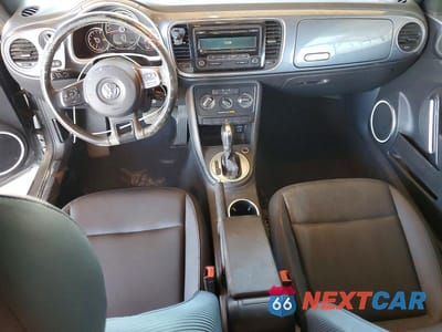 Zdjęcie 8 z 13 samochodu: 2015 VOLKSWAGEN BEETLE 1.8T VIN:3VW517AT3FM811346 - miniatura