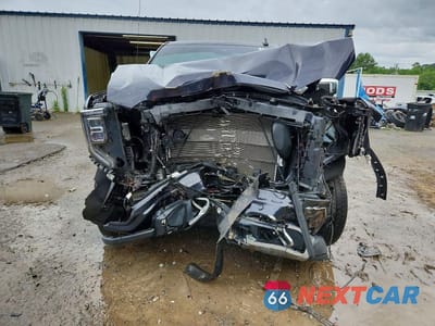 Piąte zdjęcie samochodu w środku: 2022 GMC SIERRA K1500 DENALI VIN:3GTUUGED0NG607349 - miniatura