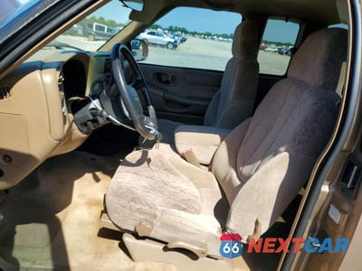 Zdjęcie 7 z 12 samochodu: 2002 GMC SONOMA VIN:1GTCS19W128194336 - miniatura