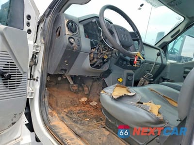Zdjęcie 8 z 12 samochodu: 2017 FORD F650 SUPER DUTY VIN:1FDWF6DC2HDB09656 - miniatura