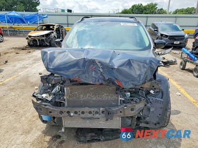 Piąte zdjęcie samochodu w środku: 2016 FORD ESCAPE SE VIN:1FMCU9G99GUA28985 - miniatura