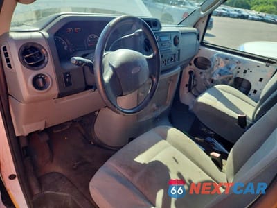 Zdjęcie 8 z 13 samochodu: 2013 FORD ECONOLINE E250 VAN VIN:1FTNE2EL9DDA49699 - miniatura