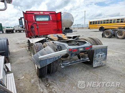 Trzecie zdjęcie samochodu z tyłu: 2020 VOLVO VNR SEMI TRUCK VIN:4V4WC9EG0LN239393 - miniatura