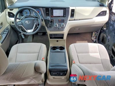 Zdjęcie 8 z 14 samochodu: 2019 TOYOTA SIENNA LE VIN:5TDKZ3DC7KS970495 - miniatura