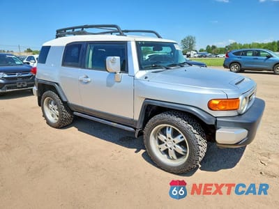 Czwarte zdjęcie samochodu z boku: 2007 TOYOTA FJ CRUISER BASE VIN:JTEBU11F870038832 - miniatura