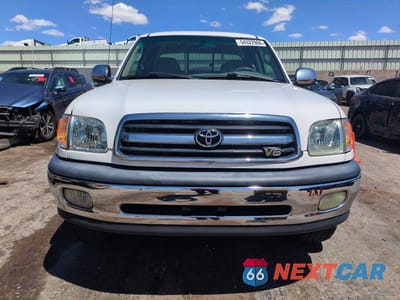 Piąte zdjęcie samochodu w środku: 2002 TOYOTA TUNDRA SR5 V8 VIN:5TBBT44192S222961 - miniatura