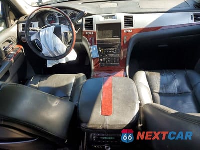 Zdjęcie 8 z 13 samochodu: 2011 CADILLAC ESCALADE ESV LUXURY VIN:1GYS4HEF5BR348961 - miniatura