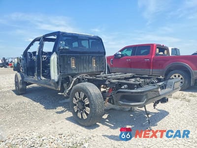 Trzecie zdjęcie samochodu z tyłu: 2024 GMC SIERRA K3500 DENALI ULTIMATE VIN:1GT49YEY5RF230146 - miniatura