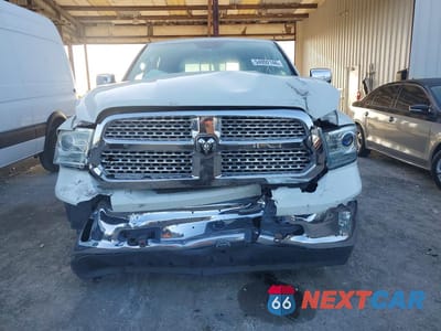 Piąte zdjęcie samochodu w środku: 2018 RAM 1500 LARAMIE VIN:1C6RR7NM4JS248007 - miniatura