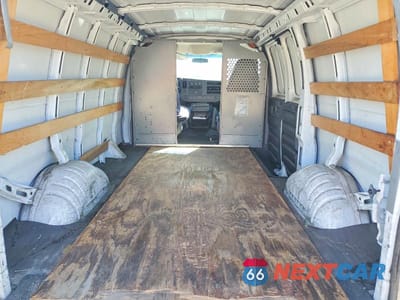 Zdjęcie 10 z 13 samochodu: 2008 CHEV EXPRESS G1500 VIN:1GCFG15X281104707 - miniatura