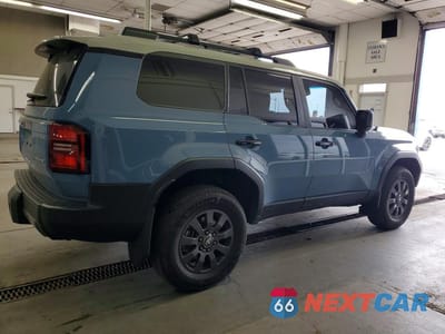 Trzecie zdjęcie samochodu z tyłu: 2024 TOYOTA LAND CRUISER BASE VIN:JTEABFAJ9RK010371 - miniatura