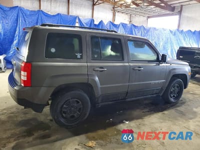 Trzecie zdjęcie samochodu z tyłu: 2016 JEEP PATRIOT SPORT VIN:1C4NJPBAXGD811079 - miniatura