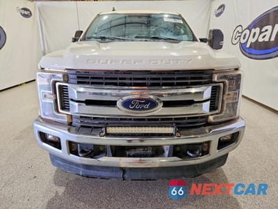 Piąte zdjęcie samochodu w środku: 2019 FORD F250 SUPER DUTY VIN:1FT7W2BT5KEF05537 - miniatura