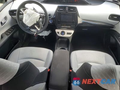 Zdjęcie 8 z 12 samochodu: 2016 TOYOTA PRIUS TWO VIN:JTDKBRFU1G3508486 - miniatura