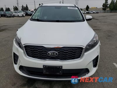Piąte zdjęcie samochodu w środku: 2020 KIA SORENTO S VIN:5XYPG4A52LG620150 - miniatura