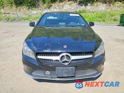 Piąte zdjęcie samochodu w środku: 2019 MERCEDES-BENZ CLA 250 4MATIC VIN:WDDSJ4GB2KN722845 - miniatura