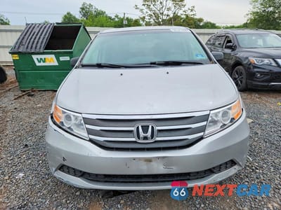 Piąte zdjęcie samochodu w środku: 2011 HONDA ODYSSEY EXL VIN:5FNRL5H6XBB016845 - miniatura