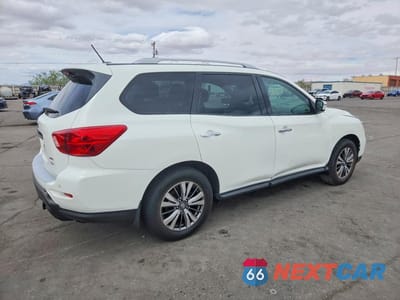 Trzecie zdjęcie samochodu z tyłu: 2018 NISSAN PATHFINDER SV VIN:5N1DR2MM5JC626946 - miniatura