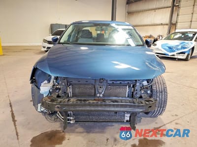 Piąte zdjęcie samochodu w środku: 2017 VOLKSWAGEN JETTA S VIN:3VW2B7AJXHM328230 - miniatura