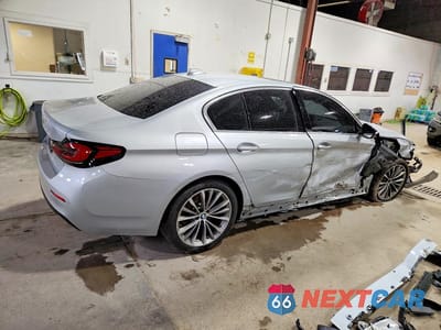 Trzecie zdjęcie samochodu z tyłu: 2021 BMW 530 XI VIN:WBA13BJ04MCF15335 - miniatura