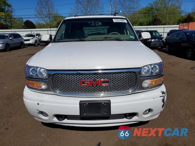 Piąte zdjęcie samochodu w środku: 2004 GMC YUKON DENALI VIN:1GKEK63U24J274192 - miniatura