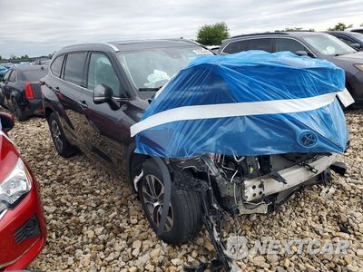 Czwarte zdjęcie samochodu z boku: 2022 TOYOTA HIGHLANDER XLE VIN:5TDGZRAH5NS551428 - miniatura
